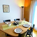 Lejlighed Concierge With Scenic Views And Long By Swisshut Sigriswil